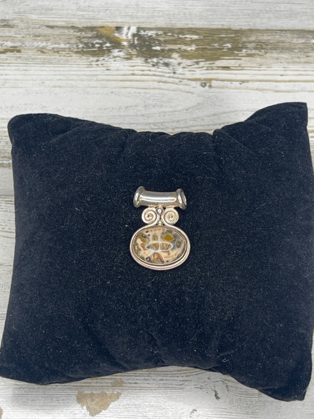 Sajen Sterling Silver Jasper Pendant Bali Scroll Detail 48$